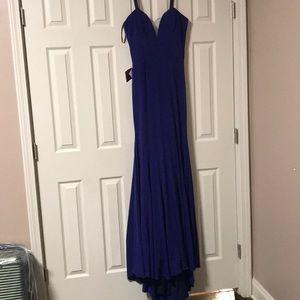 Prom dress never worn with tag on it